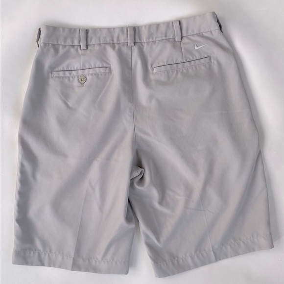 Nike Golf Men's Khaki Gray Shorts SIze 32 Medium - Picture 2 of 7